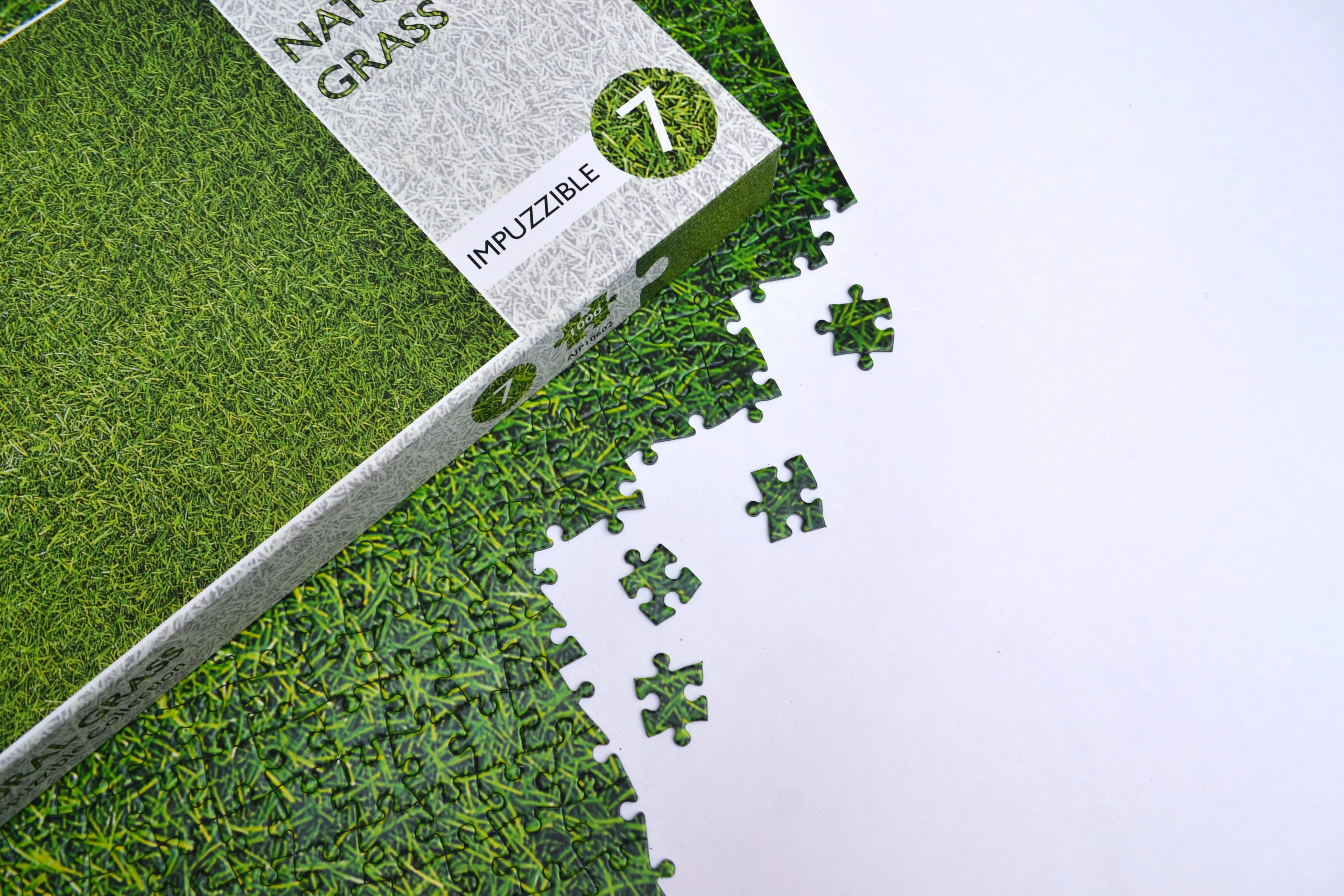 Natural Grass - Impuzzible No.7 - 1000 or 500 Piece Jigsaw Puzzle