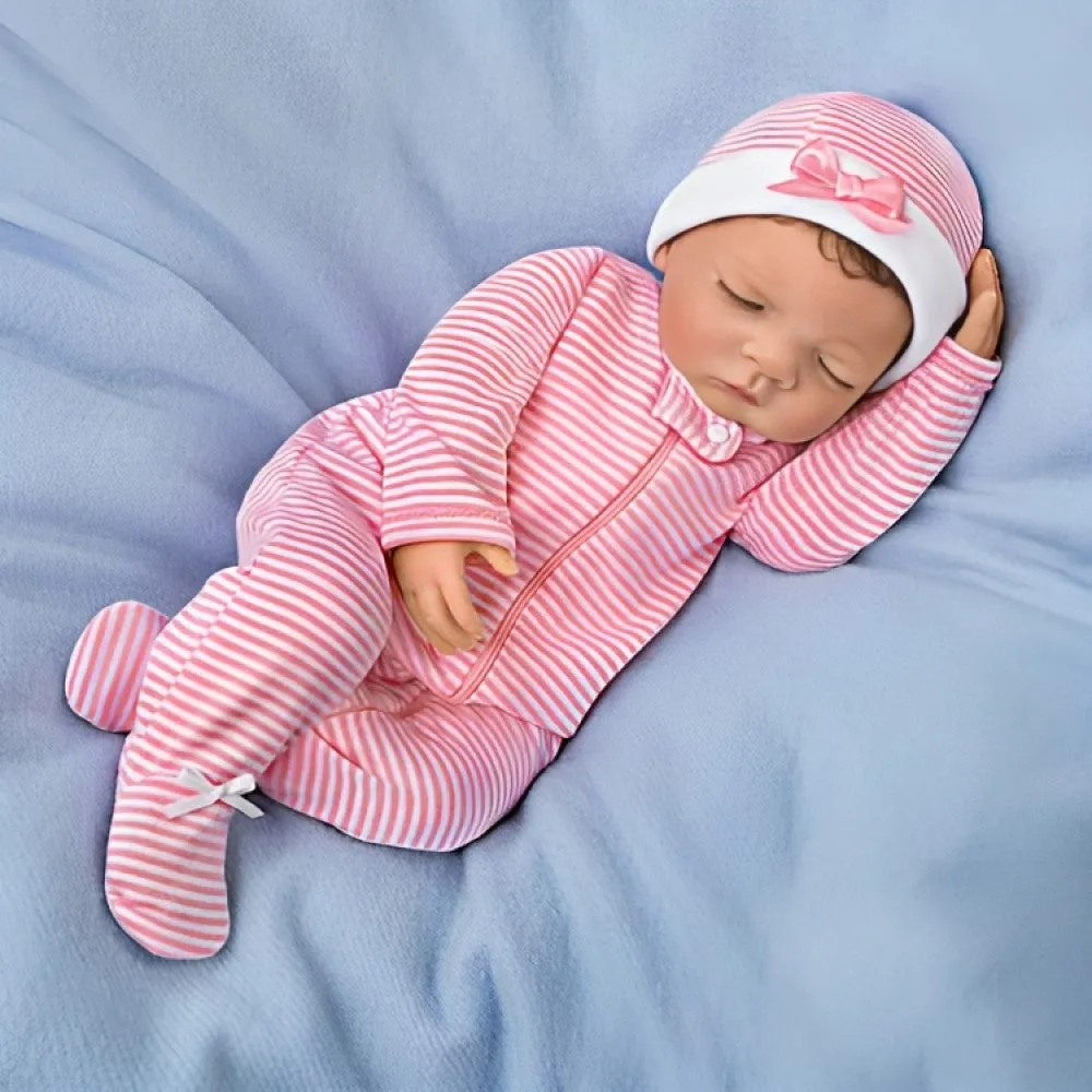 The Ashton-Drake Galleries So Truly Real Hazel's Warming Cuddles Realistic Baby Doll Feat, 2 Built-in Warming Pads That Heat Up at Touch of A Button 18.5-inches